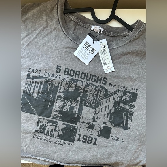 NWT Garage Cropped Graphic T Shirt - Picture 3 of 7